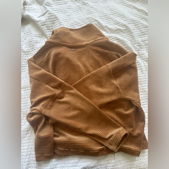 Prana Crop Womans Half Zip - Picture 5 of 5